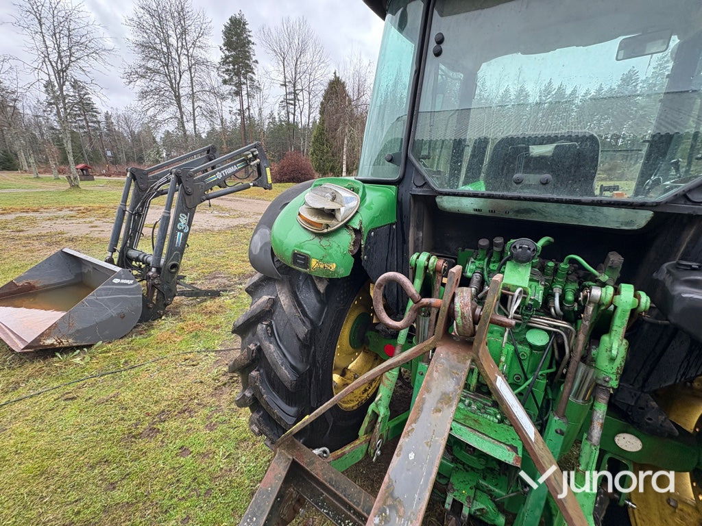 Трактор Traktor - John Deere 5820: снимка 16 Трактор Traktor - John Deere 5820: снимка 16