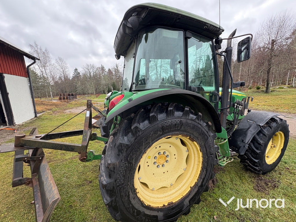 Трактор Traktor - John Deere 5820: снимка 6 Трактор Traktor - John Deere 5820: снимка 6