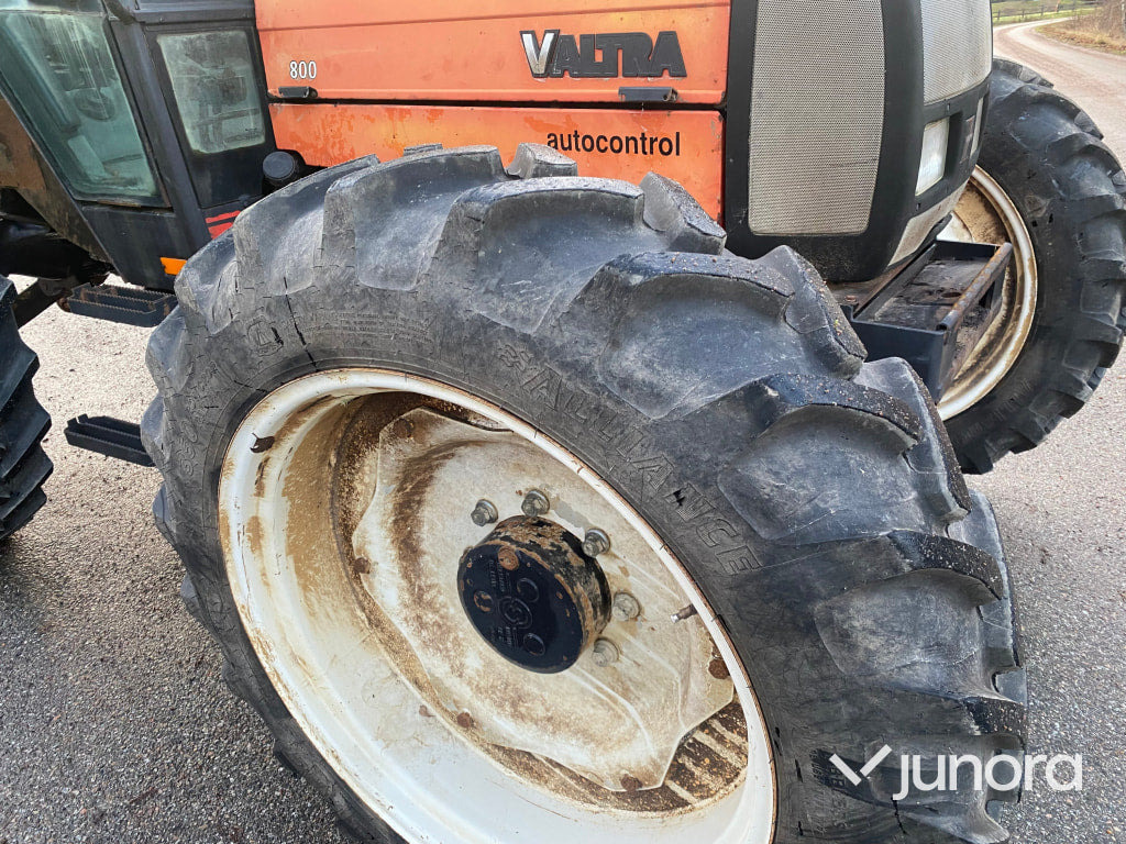 Трактор Traktor – Valtra Valmet 800 (2001): снимка 21