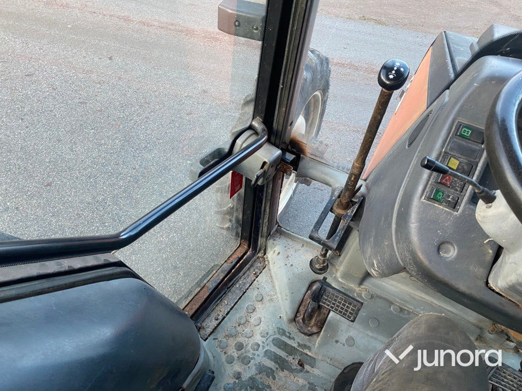 Трактор Traktor – Valtra Valmet 800 (2001): снимка 15