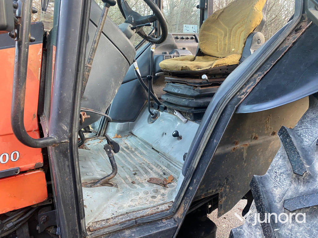 Трактор Traktor – Valtra Valmet 800 (2001): снимка 10