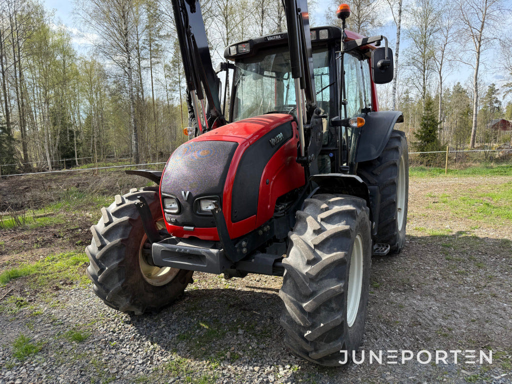 Valtra N101 - Трактор: снимка 2 Valtra N101 - Трактор: снимка 2