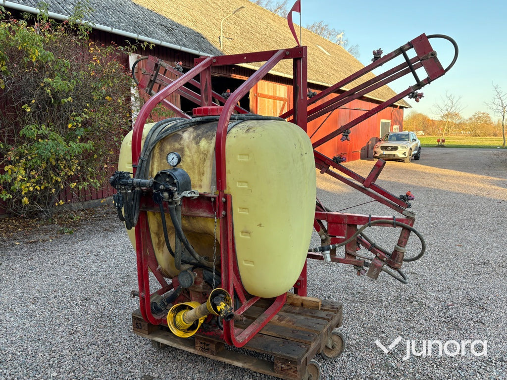 Växtskyddsspruta – Hardi, NK 600 - Навесна пръскачка: снимка 3 Växtskyddsspruta – Hardi, NK 600 - Навесна пръскачка: снимка 3