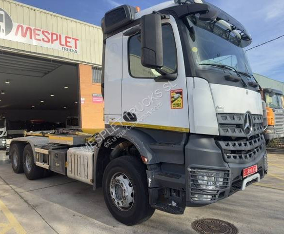 Mercedes Arocs 2645 K - Мултилифт с кука камион: снимка 2 Mercedes Arocs 2645 K - Мултилифт с кука камион: снимка 2