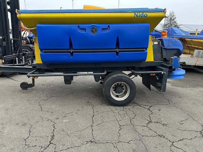 Nido Stratos B35K-30 ACLN-490 - Машина за разпръскване на сол/ Пясък: снимка 2 Nido Stratos B35K-30 ACLN-490 - Машина за разпръскване на сол/ Пясък: снимка 2