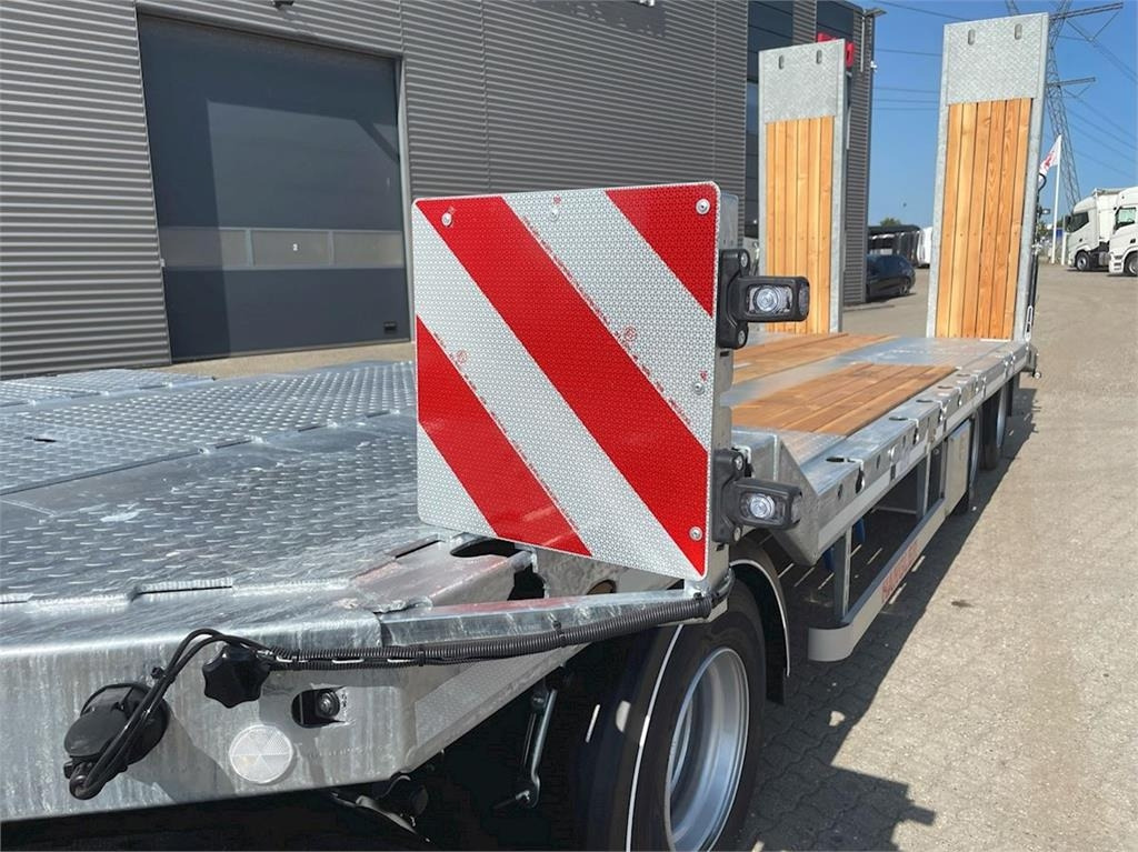 Hangler VTS-H 400 4 akslet - 2 delt ramper  - Нискорамна площадка ремарке: снимка 4 Hangler VTS-H 400 4 akslet - 2 delt ramper  - Нискорамна площадка ремарке: снимка 4