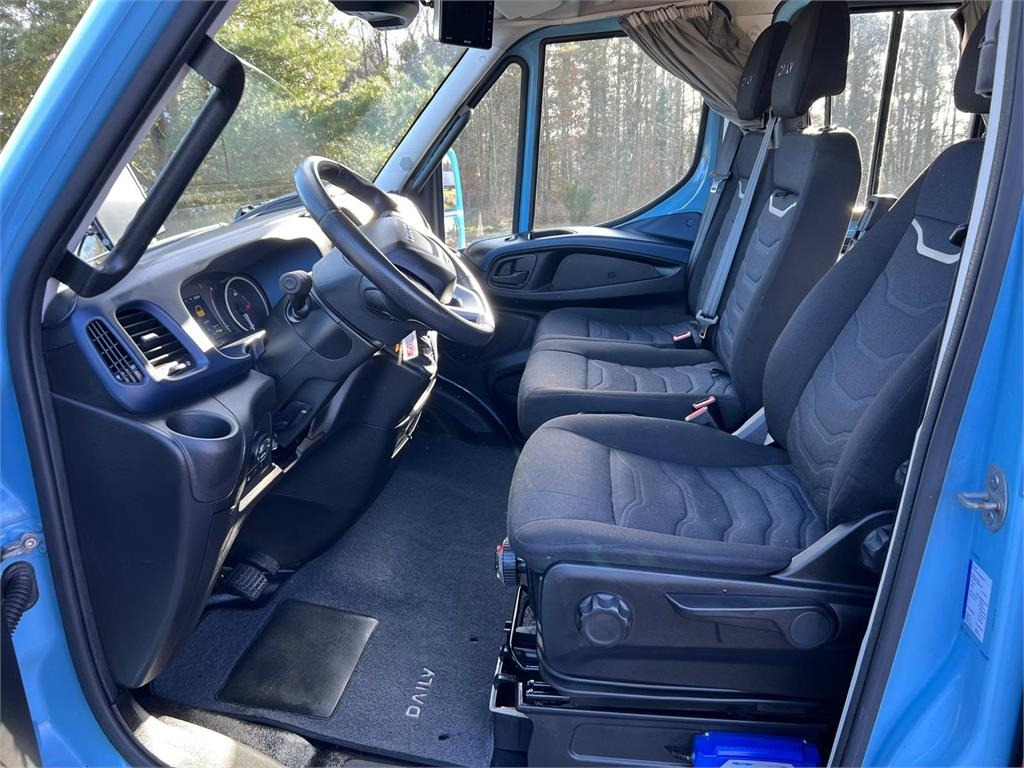 Камион фургон Iveco Daily 70C18 - dobbelt cab: снимка 18