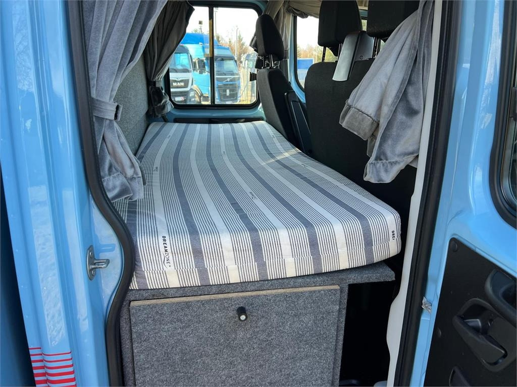 Камион фургон Iveco Daily 70C18 - dobbelt cab: снимка 20