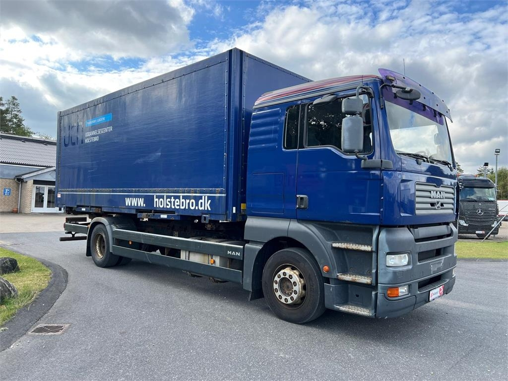 MAN TGA 18-350 - 7,15 - Контейнеровоз/ Сменна каросерия камион: снимка 2 MAN TGA 18-350 - 7,15 - Контейнеровоз/ Сменна каросерия камион: снимка 2