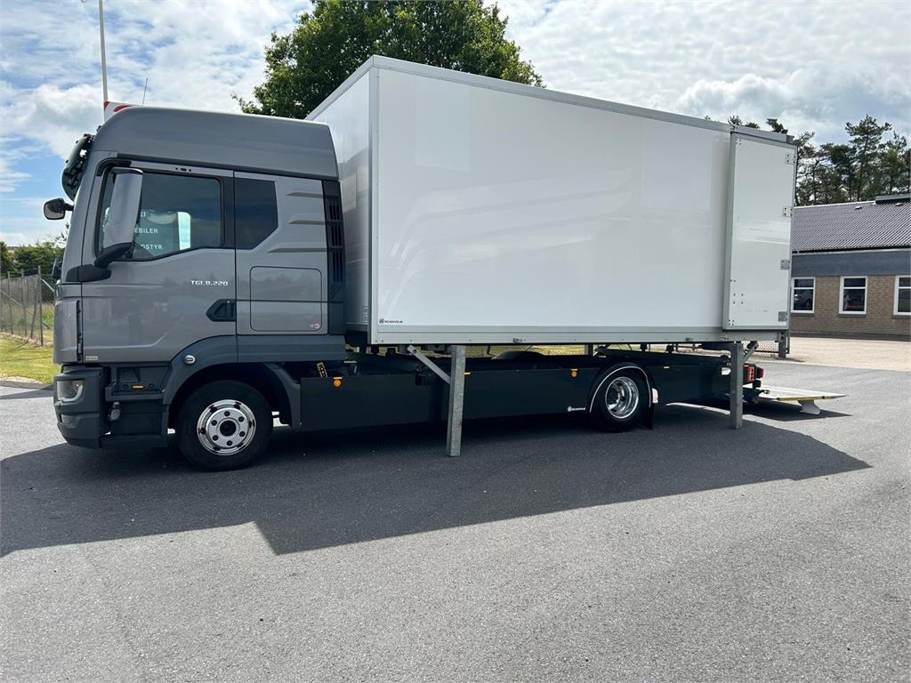 MAN TGL 8-220 4x2 BL incl. 2 stk veksellad - Контейнеровоз/ Сменна каросерия камион: снимка 4 MAN TGL 8-220 4x2 BL incl. 2 stk veksellad - Контейнеровоз/ Сменна каросерия камион: снимка 4