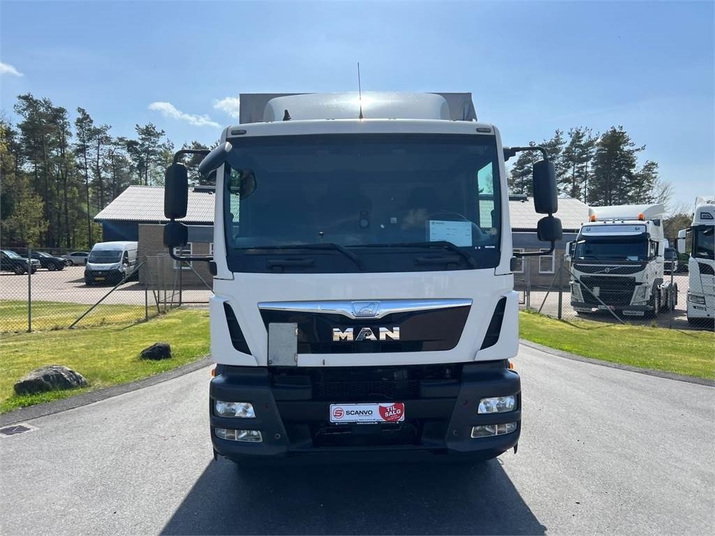 MAN TGM 18-340 BL - Камион с брезент: снимка 4 MAN TGM 18-340 BL - Камион с брезент: снимка 4