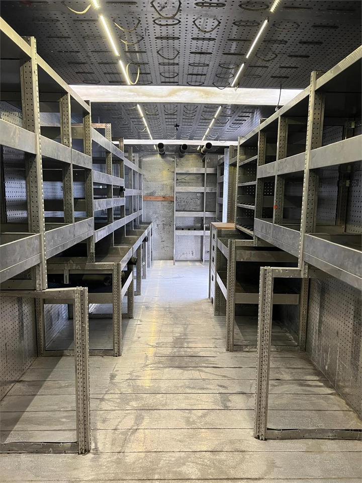 Mercedes-Benz Antos 1824 LnR - Камион фургон: снимка 2 Mercedes-Benz Antos 1824 LnR - Камион фургон: снимка 2