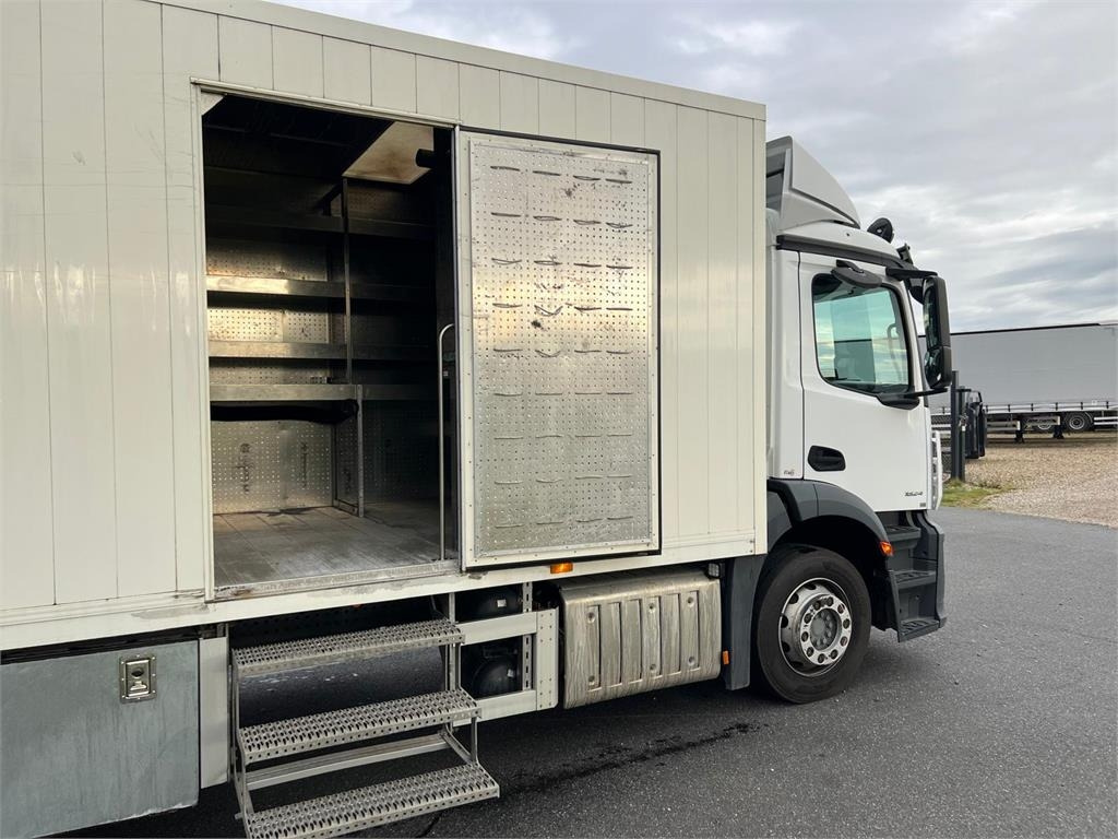 Mercedes-Benz Antos 1824 LnR - Камион фургон: снимка 4 Mercedes-Benz Antos 1824 LnR - Камион фургон: снимка 4