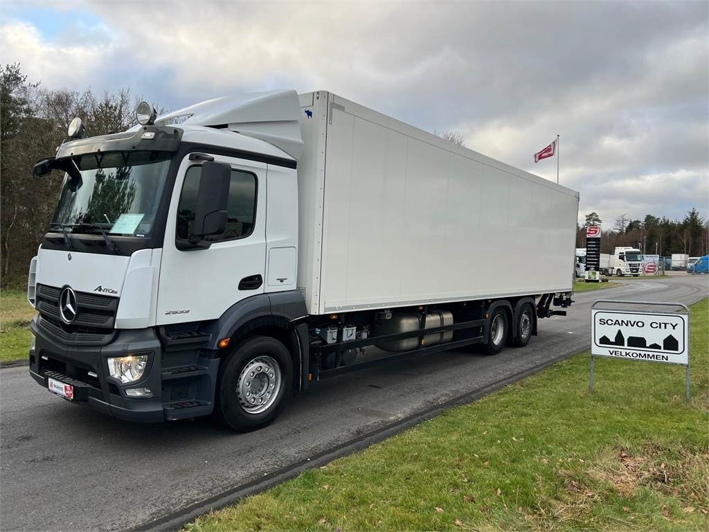 Mercedes-Benz Antos 2533 L - Камион фургон: снимка 1 Mercedes-Benz Antos 2533 L - Камион фургон: снимка 1