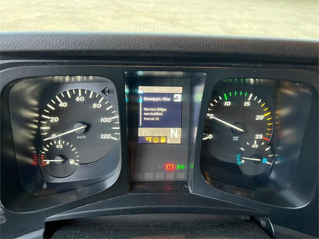 Камион фургон Mercedes-Benz Antos 2533 L: снимка 22