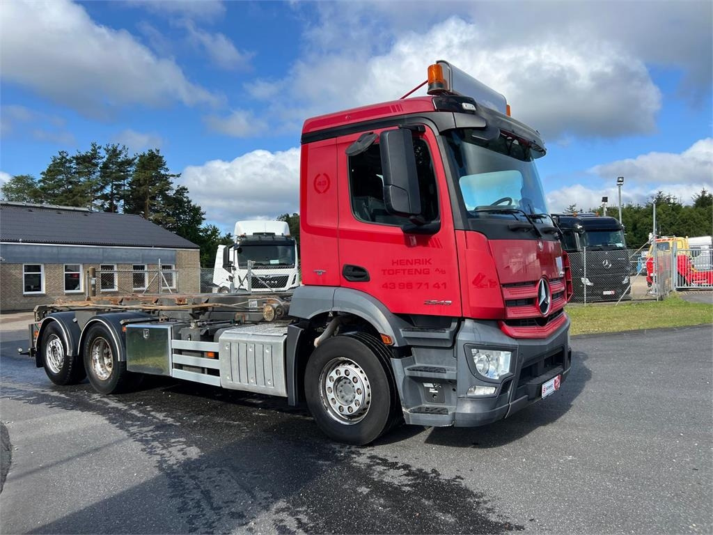 Mercedes-Benz Antos 2543 - Мултилифт за контейнери камион: снимка 3 Mercedes-Benz Antos 2543 - Мултилифт за контейнери камион: снимка 3