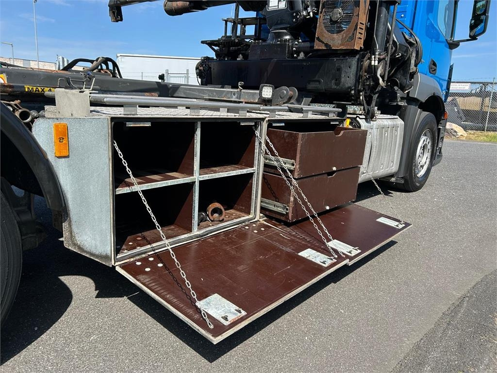 Mercedes-Benz Antos 2546 - Hiab 192 E kran - Мултилифт за контейнери камион: снимка 3 Mercedes-Benz Antos 2546 - Hiab 192 E kran - Мултилифт за контейнери камион: снимка 3