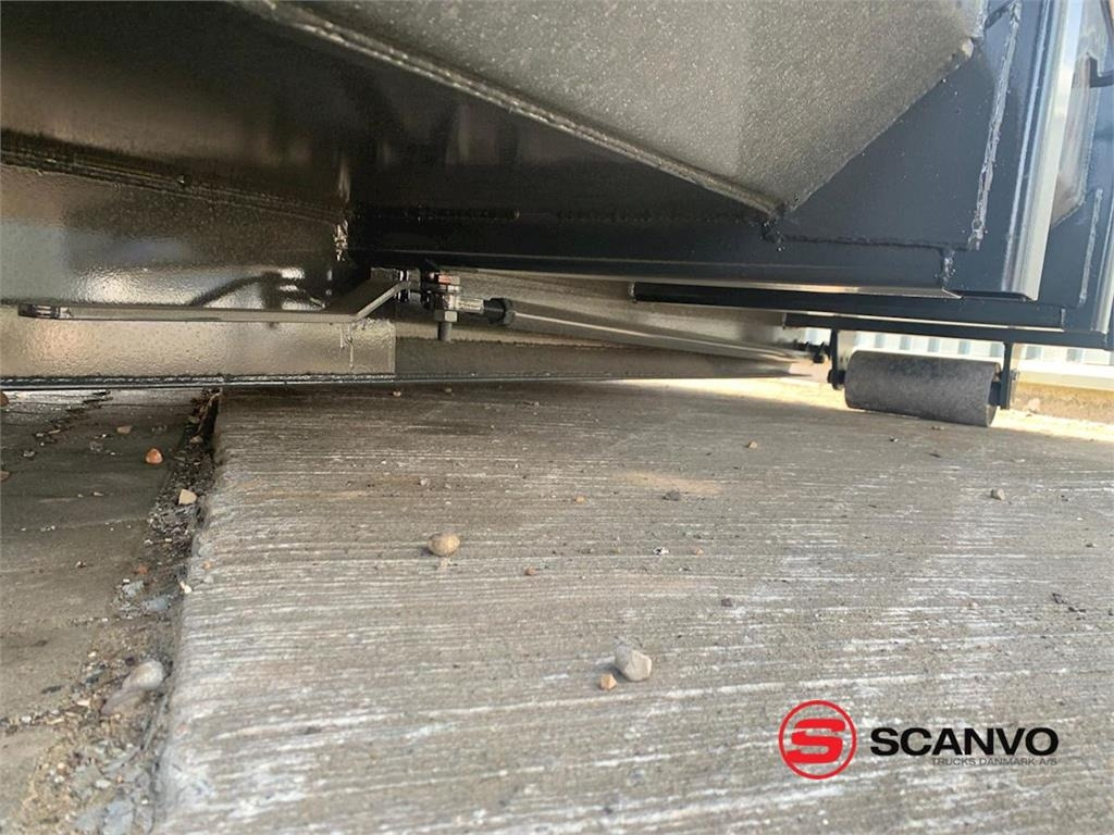 Scancon S6215 - Бордова каросерия: снимка 3 Scancon S6215 - Бордова каросерия: снимка 3