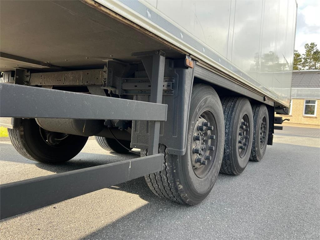 Рефрижератор полуремарке Schmitz SCB*S3B Dobbelt compartment: снимка 8