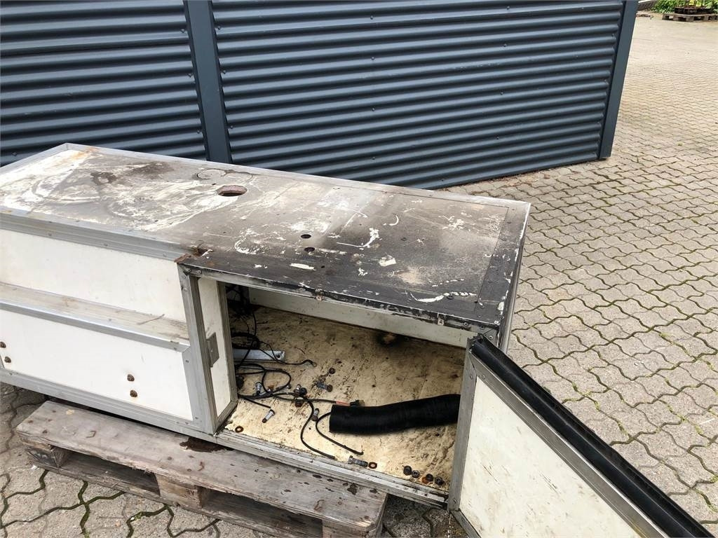 Værktøjskasse L1800 x H610 x D705 mm - Инструмент/ Оборудване: снимка 4 Værktøjskasse L1800 x H610 x D705 mm - Инструмент/ Оборудване: снимка 4
