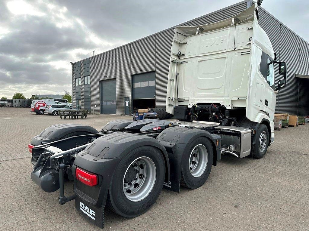 DAF XF 530 6x2 - Влекач: снимка 3 DAF XF 530 6x2 - Влекач: снимка 3
