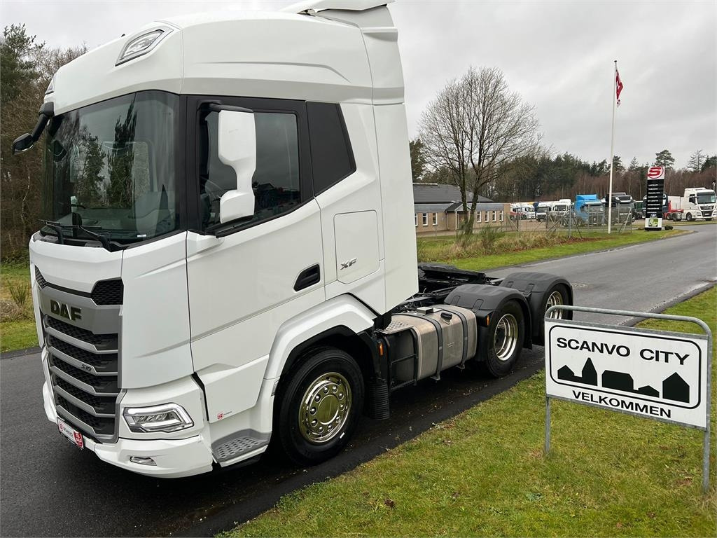 DAF XF530 FTS 6x2 - Влекач: снимка 1 DAF XF530 FTS 6x2 - Влекач: снимка 1