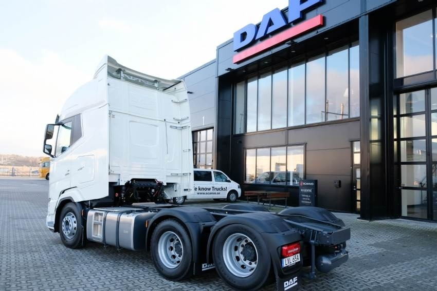 DAF XG+ 530 6x2 - Влекач: снимка 2 DAF XG+ 530 6x2 - Влекач: снимка 2