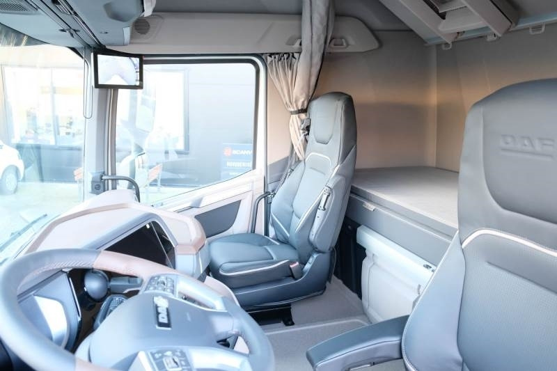 DAF XG+ 530 6x2 - Влекач: снимка 5 DAF XG+ 530 6x2 - Влекач: снимка 5