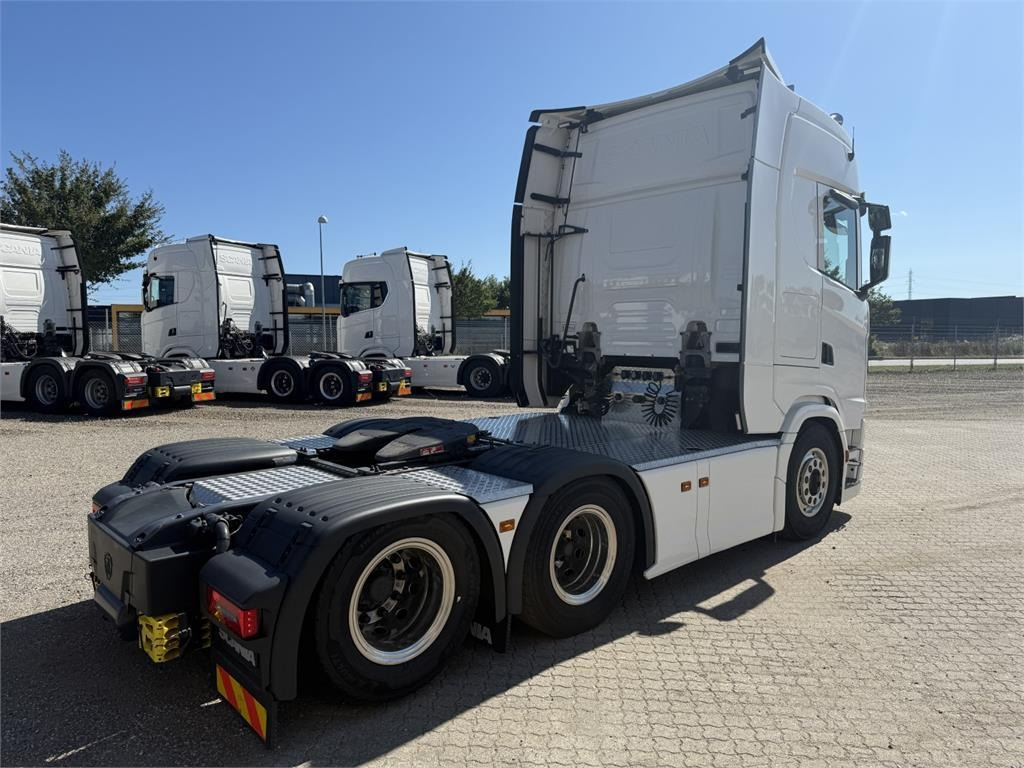 Scania S560 A 6x2 NB 2950 - Влекач: снимка 2 Scania S560 A 6x2 NB 2950 - Влекач: снимка 2