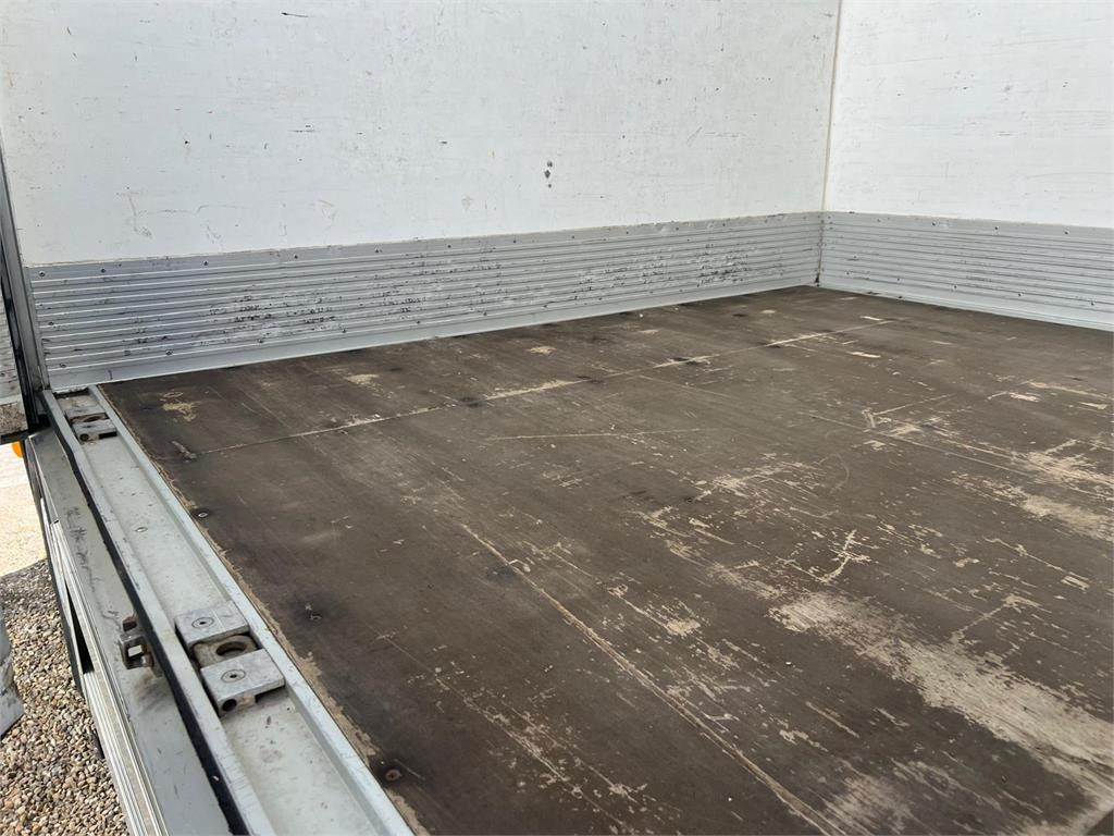 Volvo FE320 18 ton - Рефрижератор камион: снимка 5 Volvo FE320 18 ton - Рефрижератор камион: снимка 5