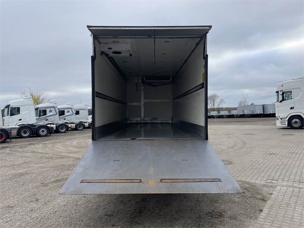 Volvo FL 250HK 18 ton dobbelt copartment - Рефрижератор камион: снимка 3 Volvo FL 250HK 18 ton dobbelt copartment - Рефрижератор камион: снимка 3