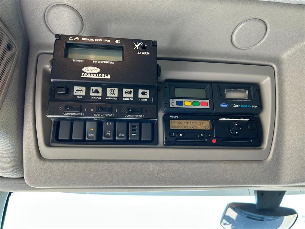 Рефрижератор камион Volvo FL 280 (12 ton) Dobbelt compartment: снимка 12