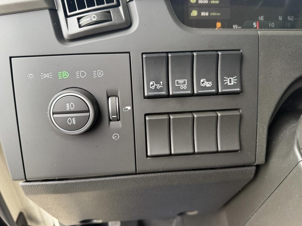 Камион с брезент Volvo FM380: снимка 11