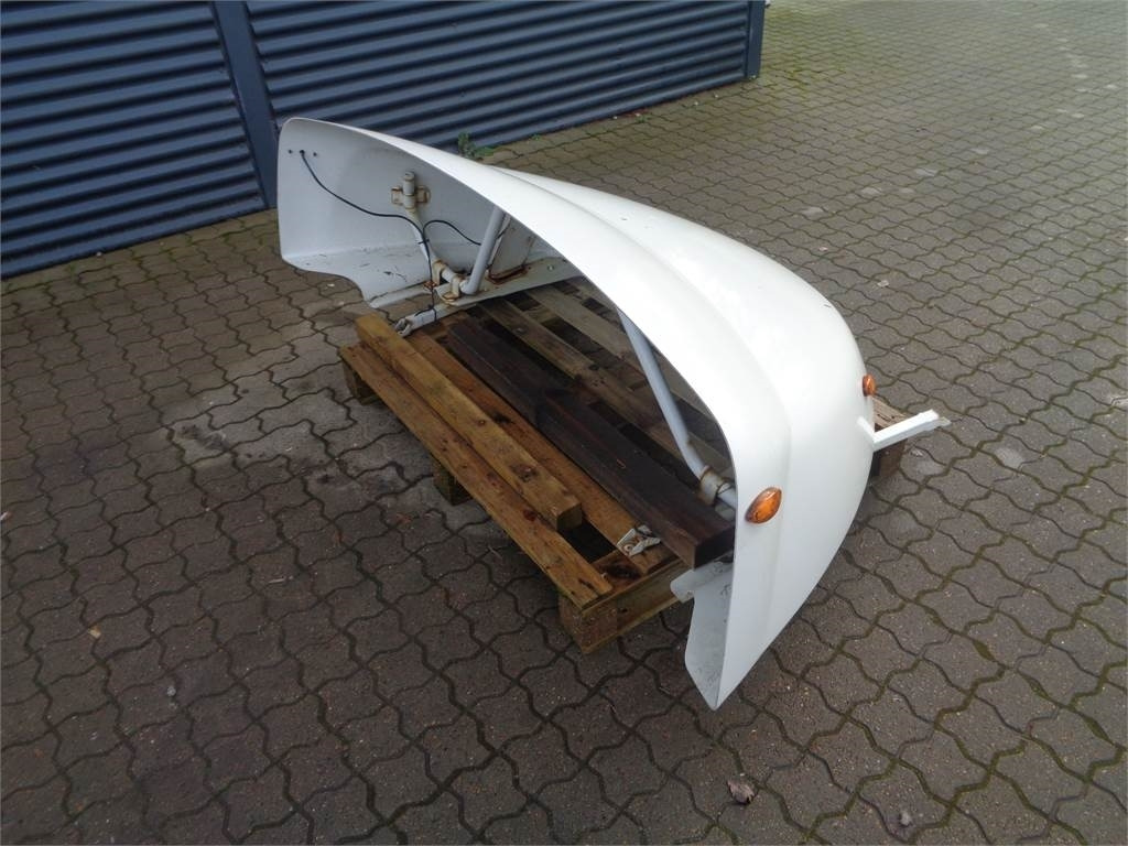 Volvo Tagspoiler til Volvo FL - Камион с брезент: снимка 4 Volvo Tagspoiler til Volvo FL - Камион с брезент: снимка 4