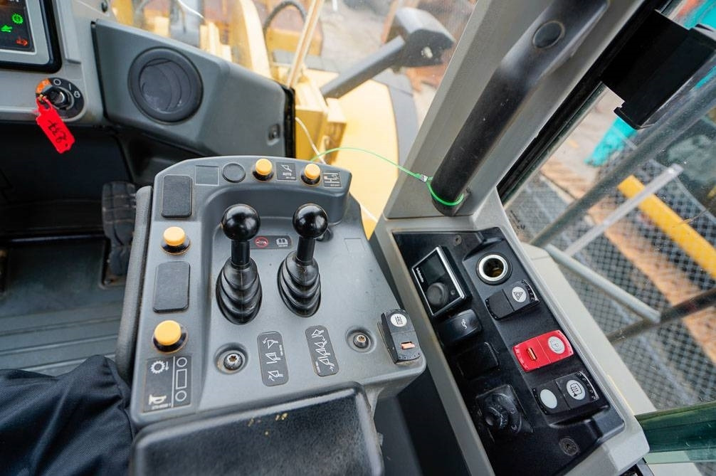Колесен товарач CAT 982M UUDET RENKAAT: снимка 21