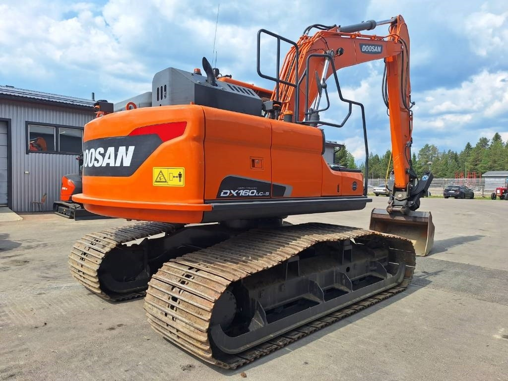 Doosan DX160LCH-5 METSÄMALLI KALLISTAJALLA - Верижен багер: снимка 4 Doosan DX160LCH-5 METSÄMALLI KALLISTAJALLA - Верижен багер: снимка 4