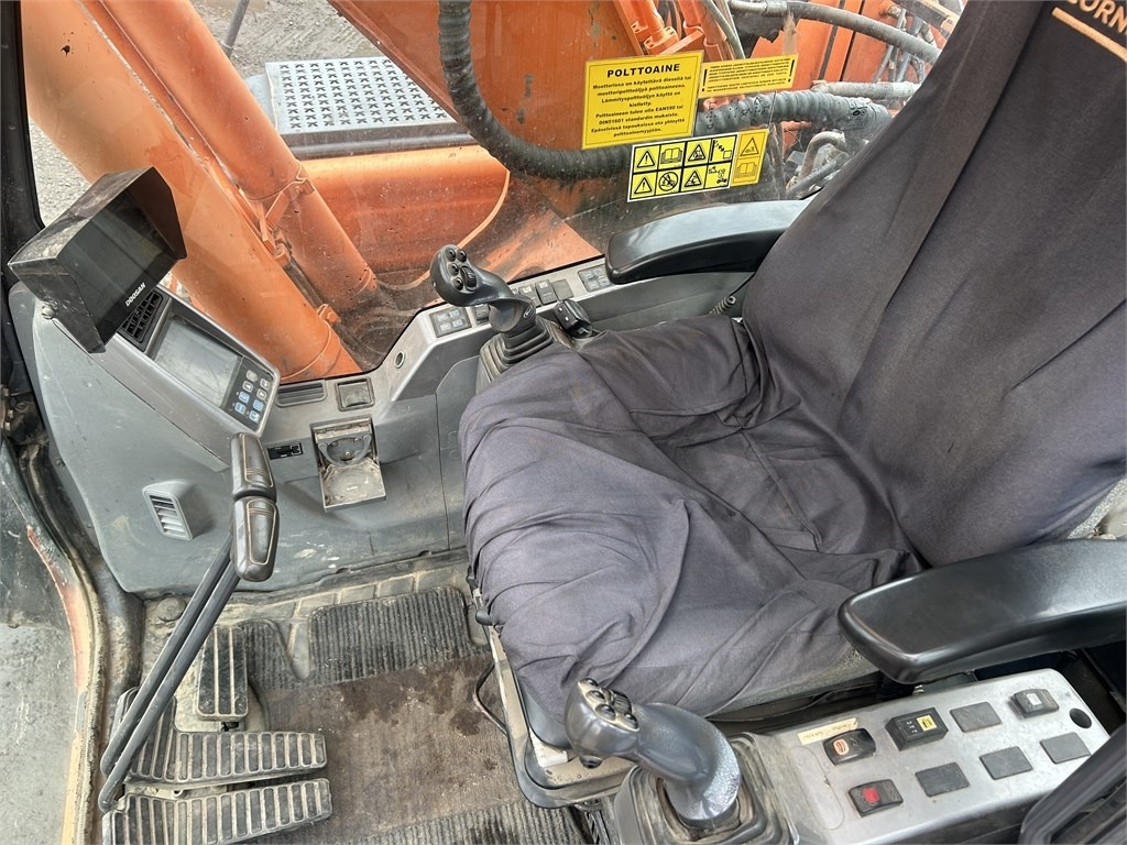 Верижен багер Doosan DX180LC PYÖRITTÄJÄLLÄ: снимка 7