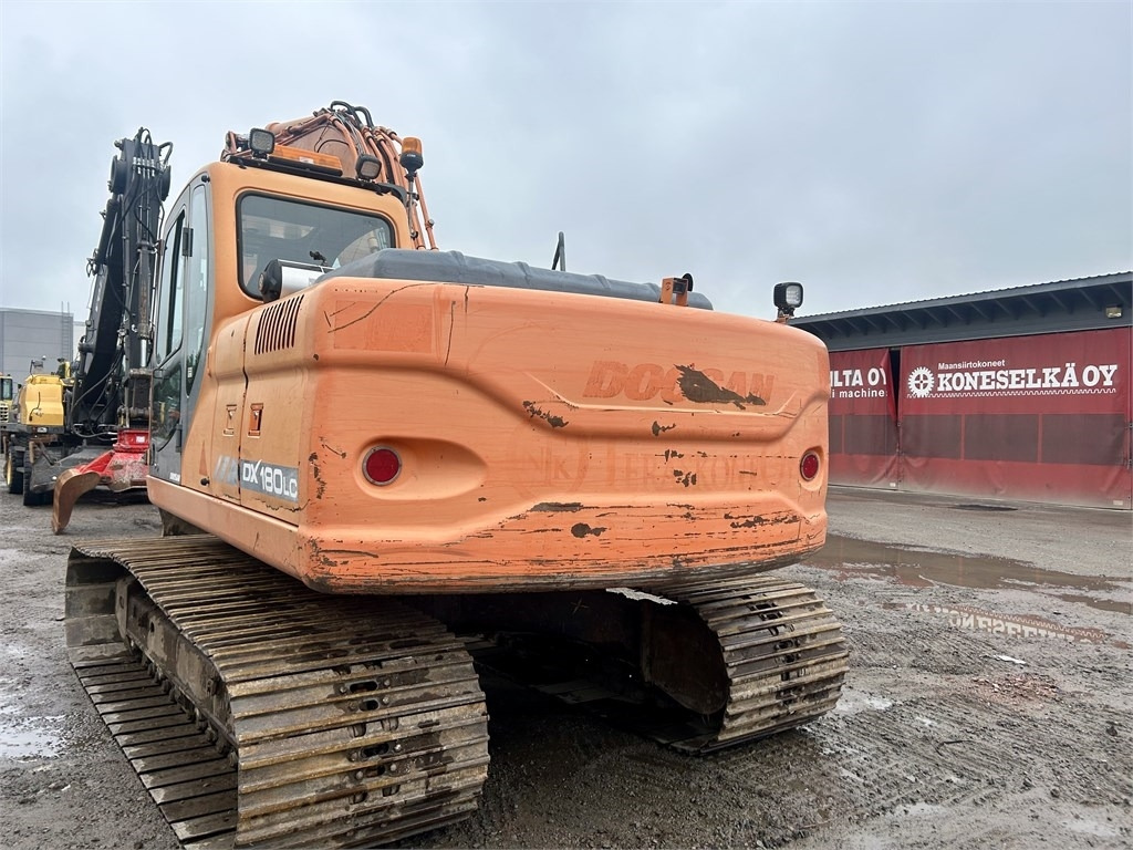 Doosan DX180LC PYÖRITTÄJÄLLÄ - Верижен багер: снимка 2 Doosan DX180LC PYÖRITTÄJÄLLÄ - Верижен багер: снимка 2