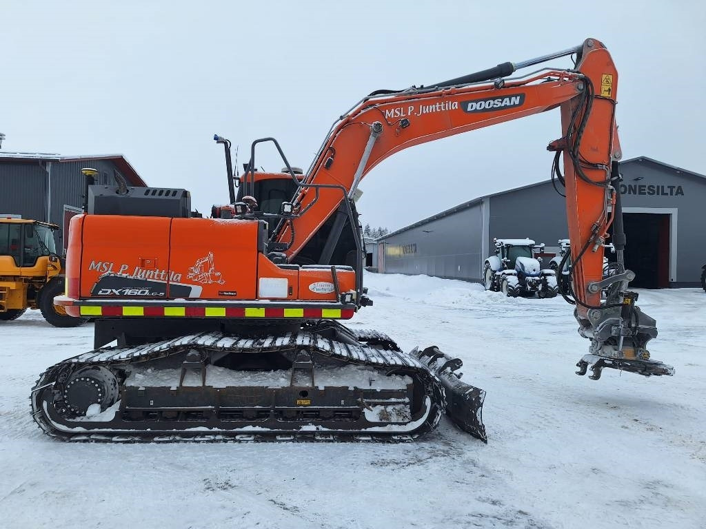 Doosan MYYTY! SOLD! DX160LCH-5 METSÄMALLI - Верижен багер: снимка 4 Doosan MYYTY! SOLD! DX160LCH-5 METSÄMALLI - Верижен багер: снимка 4