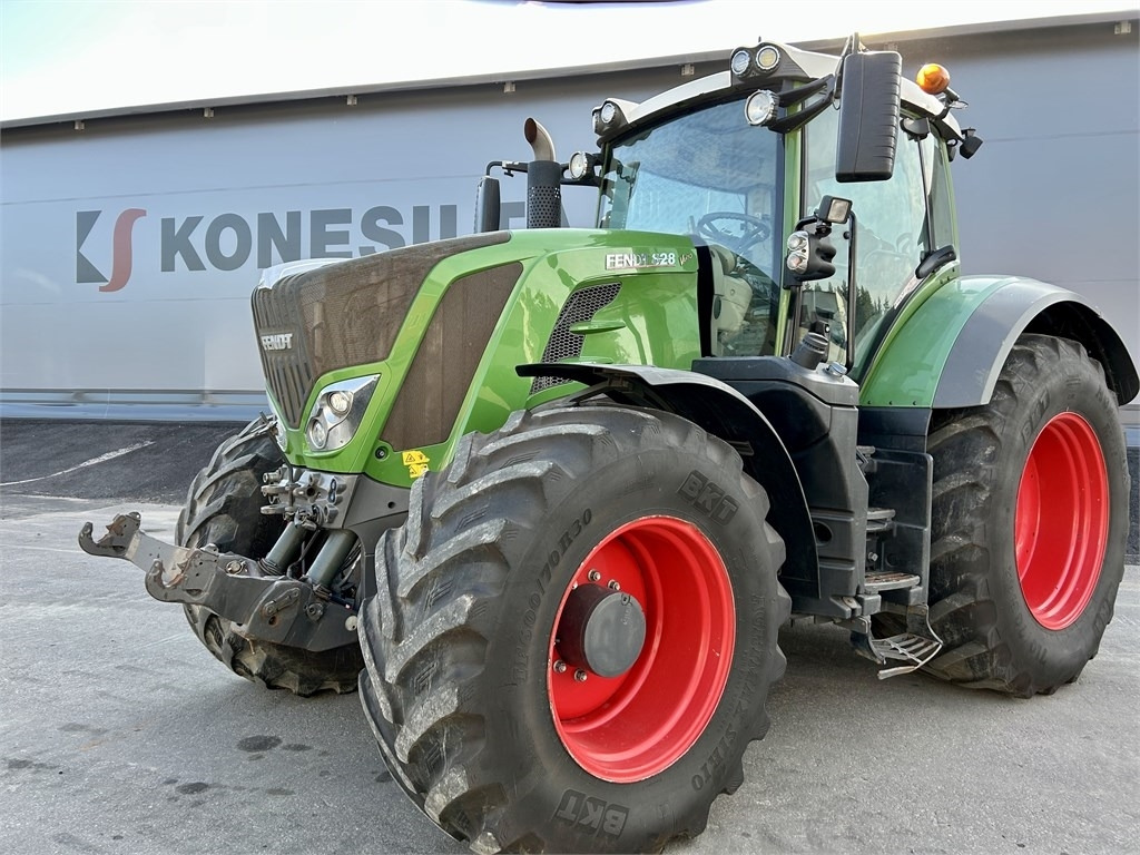 Fendt 828 S4 Profi Plus - Трактор: снимка 2 Fendt 828 S4 Profi Plus - Трактор: снимка 2