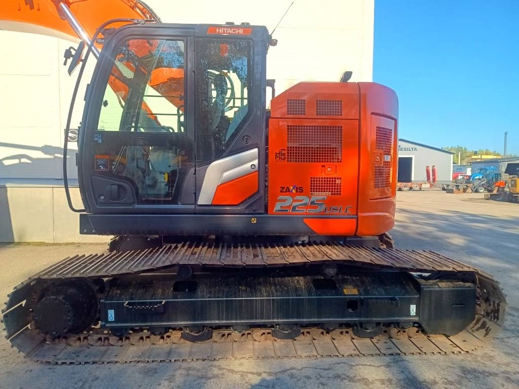 Hitachi MYYTY! SOLD! ZX225USLC-7 -STAGE V- - Верижен багер: снимка 2 Hitachi MYYTY! SOLD! ZX225USLC-7 -STAGE V- - Верижен багер: снимка 2
