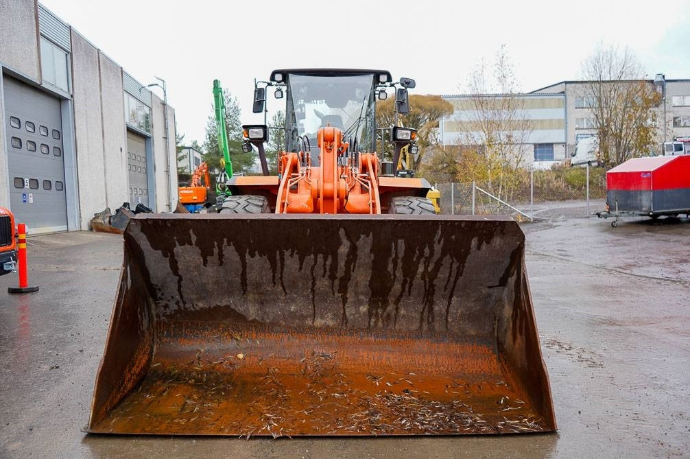 Hitachi ZW150 PITKÄT AISAT, VAAKA - Колесен товарач: снимка 3 Hitachi ZW150 PITKÄT AISAT, VAAKA - Колесен товарач: снимка 3