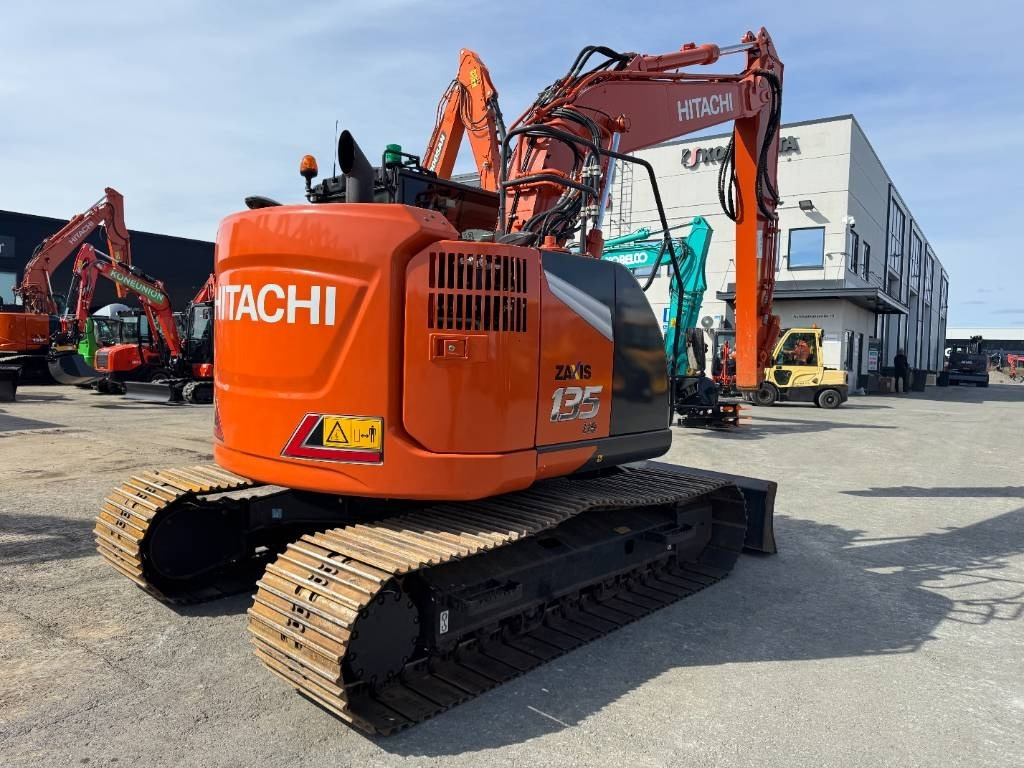 Hitachi ZX 135 USBL-7 Puskulevy - Верижен багер: снимка 5 Hitachi ZX 135 USBL-7 Puskulevy - Верижен багер: снимка 5