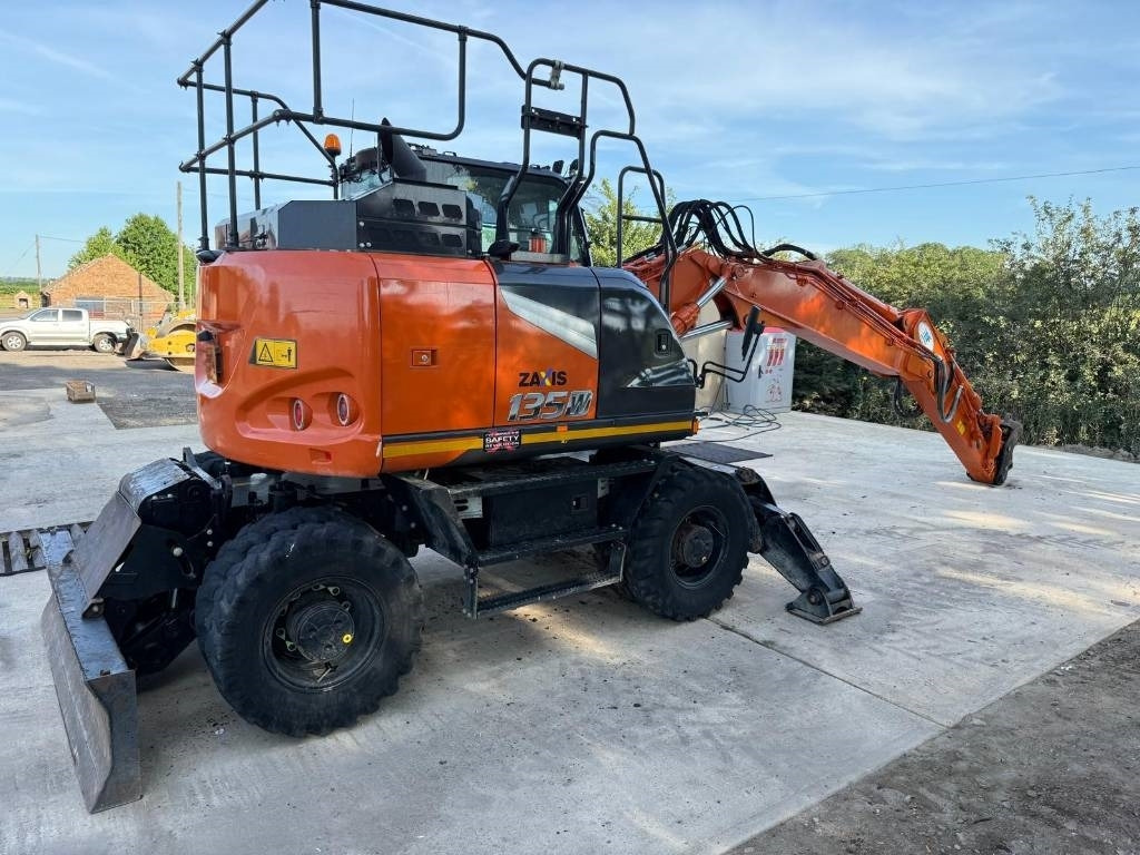 Hitachi ZX 135 W-7 - Колесен багер: снимка 3 Hitachi ZX 135 W-7 - Колесен багер: снимка 3