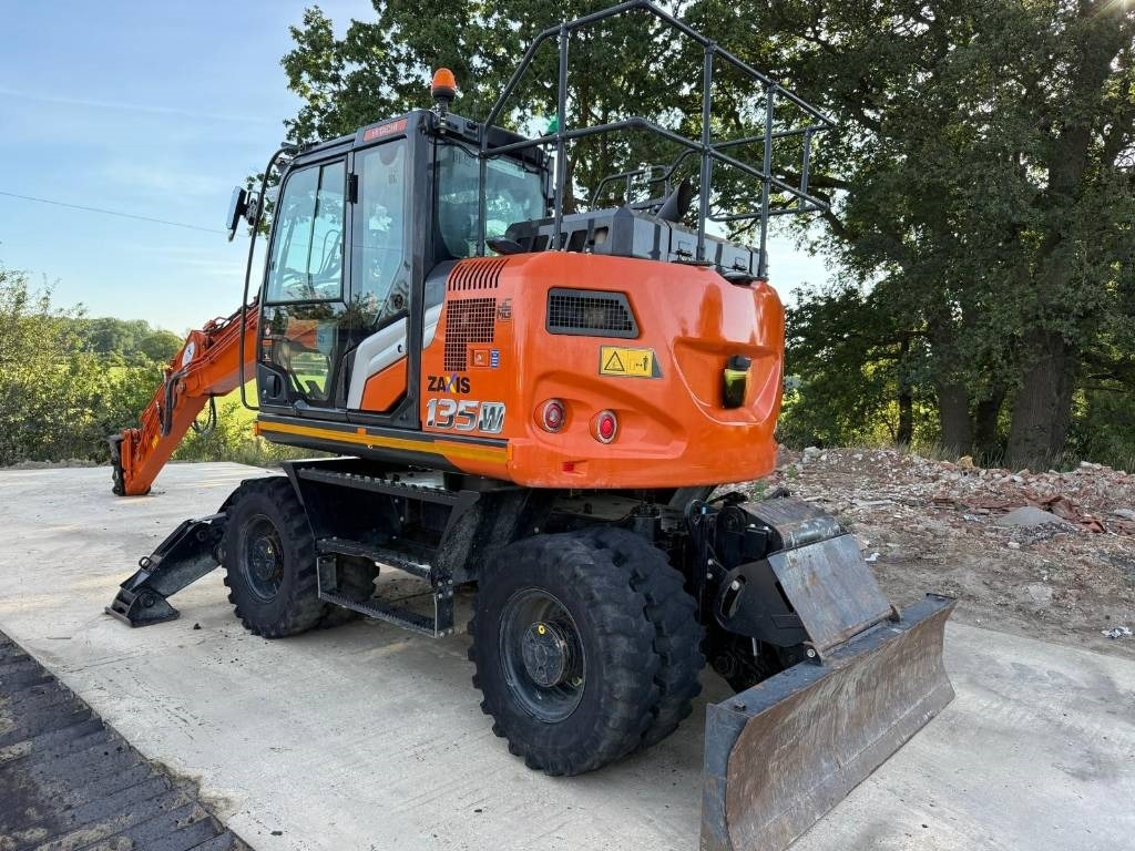 Hitachi ZX 135 W-7 - Колесен багер: снимка 2 Hitachi ZX 135 W-7 - Колесен багер: снимка 2