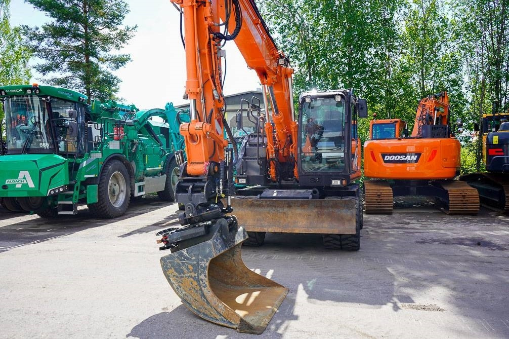 Hitachi ZX 140 W-6 - Колесен багер: снимка 4 Hitachi ZX 140 W-6 - Колесен багер: снимка 4