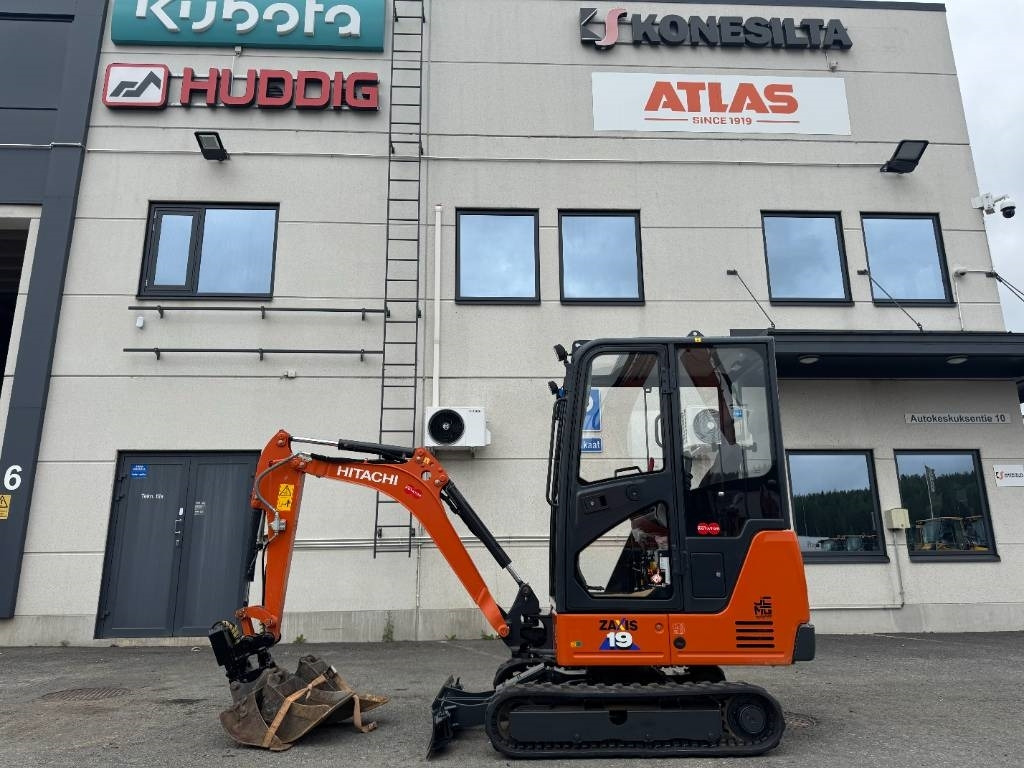 Hitachi ZX 19-6 CR - Мини багер: снимка 1 Hitachi ZX 19-6 CR - Мини багер: снимка 1