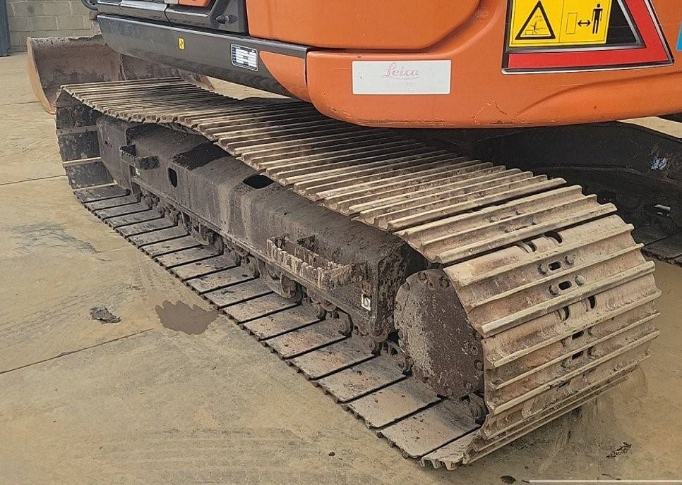 Hitachi ZX135US-7 - Верижен багер: снимка 3 Hitachi ZX135US-7 - Верижен багер: снимка 3