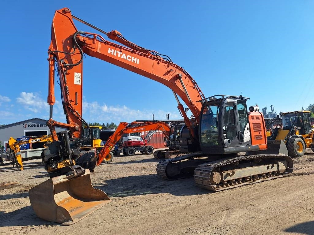 Hitachi ZX225USLC-5 - Верижен багер: снимка 3 Hitachi ZX225USLC-5 - Верижен багер: снимка 3