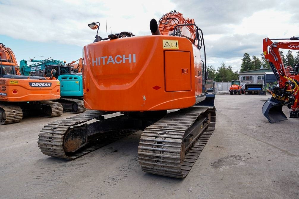 Hitachi ZX225USLC-5B MARTTIINILLA - Верижен багер: снимка 5 Hitachi ZX225USLC-5B MARTTIINILLA - Верижен багер: снимка 5